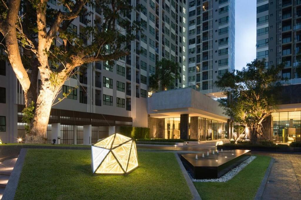 The Base Condo Center Of Pattaya Rooftop Swimming Pool Bagian luar foto
