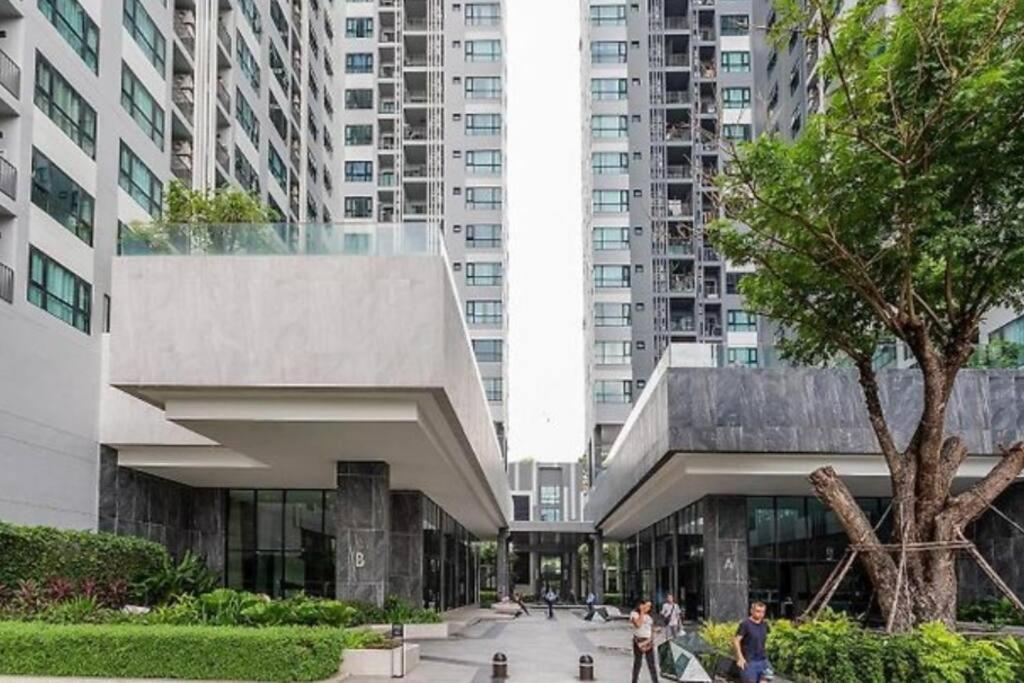 The Base Condo Center Of Pattaya Rooftop Swimming Pool Bagian luar foto