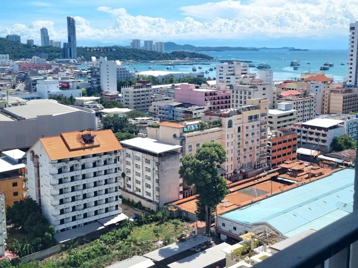 The Base Condo Center Of Pattaya Rooftop Swimming Pool Bagian luar foto