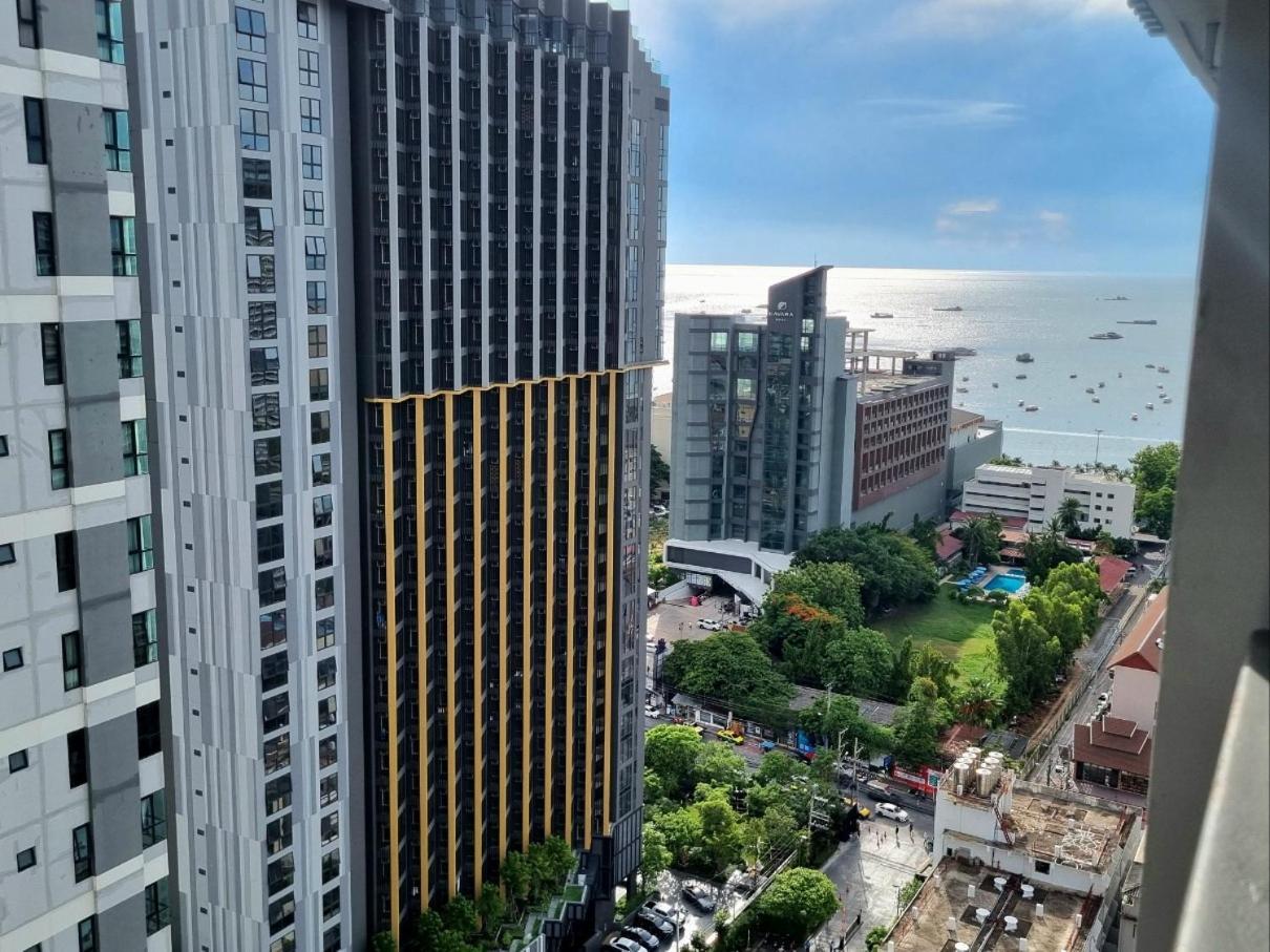 The Base Condo Center Of Pattaya Rooftop Swimming Pool Bagian luar foto